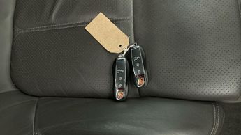 Porsche Macan 2.0T PDK 4WD (245 ps) - ISOFIX - ELECTRONIC HAND BRAKE - ELECTRI