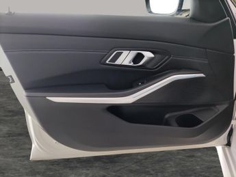 BMW 3 Series 2.0 330e 12kWh M Sport Plug-in (292 ps) - HEATED SEATS - ADAPTIV