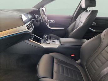 BMW 3 Series 2.0 330e 12kWh M Sport Plug-in (292 ps) - HEATED SEATS - ADAPTIV