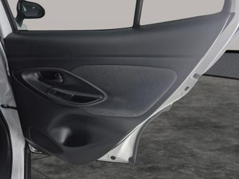 Toyota Yaris Cross 1.5 VVT-h Design E-CVT (116 ps) - LANE TRACE ASSIST - BLUETOOTH
