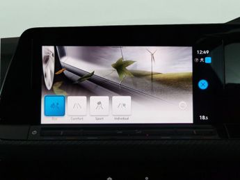 Volkswagen Golf 1.5 eTSI MHEV R-Line DSG (150 ps) - APPLE CARPLAY - NAV - LED LI