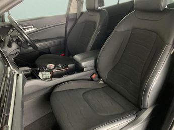 Kia Sportage 1.6 h T-GDi 4 (226 bhp) - BLACK ROOF RAILS - ACTIVE LANE ASSIST 