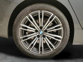 BMW 3 Series 2.0 330e 12kWh M Sport Plug-in (292 ps) - HEATED STEERING - TECH