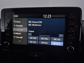 Toyota Yaris Cross 1.5 VVT-h Design E-CVT (116 ps) - LANE TRACE ASSIST - BLUETOOTH