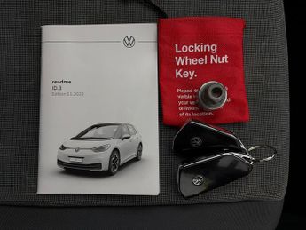 Volkswagen ID.3 Pro 58kWh Life (145 ps) - HEATED SEATS - NAV - HEATED STEERING