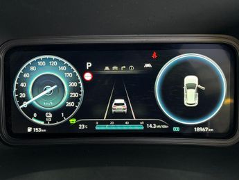 Hyundai Kona 64kWh Premium (10.5kW Charger) (204 ps) - REVERSE CAM - NAV - HE