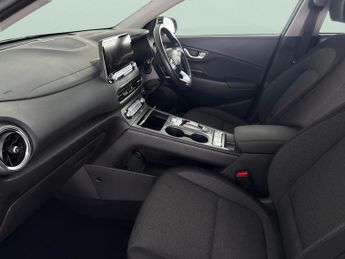 Hyundai Kona 64kWh Premium (10.5kW Charger) (204 ps) - REVERSE CAM - NAV - HE
