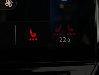 Volkswagen ID.3 Pro 58kWh Life (145 ps) - HEATED SEATS - NAV - HEATED STEERING
