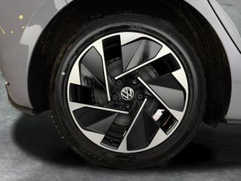 Volkswagen ID.3 Pro 58kWh Life (145 ps) - HEATED SEATS - NAV - HEATED STEERING