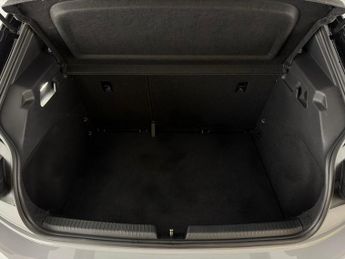 Volkswagen ID.3 Pro 58kWh Life (145 ps) - HEATED SEATS - NAV - HEATED STEERING