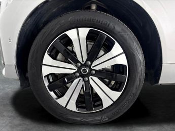 Volvo XC60 2.0h T6 Recharge 18.8kWh Plus Plug-in AWD (350 ps) - KEYLESS ENT