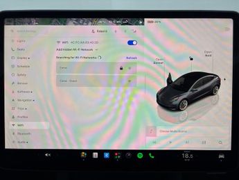 Tesla Model 3 (Dual Motor) Long Range 4WDE (346 ps) - HEATED WHEEL - LEATHER -