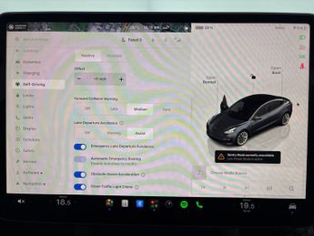 Tesla Model 3 (Dual Motor) Long Range 4WDE (346 ps) - HEATED WHEEL - LEATHER -