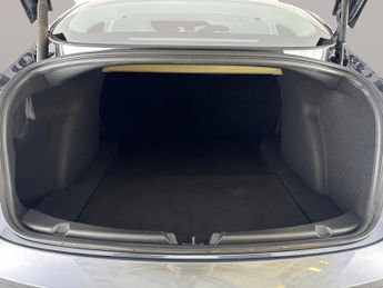 Tesla Model 3 (Dual Motor) Long Range 4WDE (346 ps) - HEATED WHEEL - LEATHER -