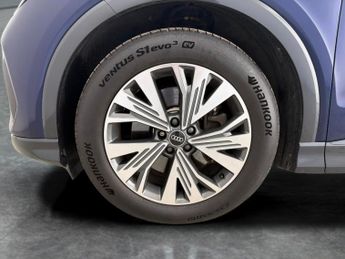 Audi Q4 E-tron 50 Sport quattro 82kWh (299 ps) - HEATED SEATS - LANE DEPARTURE 