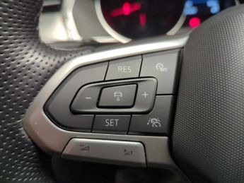 Volkswagen Passat 1.5 TSI EVO R-Line DSG (150 ps) - KEYLESS ENTRY - LED - LEATHER