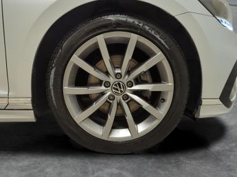 Volkswagen Passat 1.5 TSI EVO R-Line DSG (150 ps) - KEYLESS ENTRY - LED - LEATHER