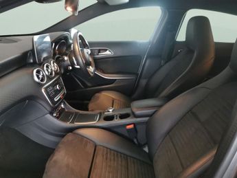 Mercedes-Benz A Class 1.6 A180 AMG Line (Premium) 7G-DCT (122 ps) - REVERSE CAM - HEAT