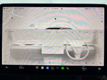 Tesla Model 3 (Dual Motor) Long Range 4WDE (346 ps) - HEATED WHEEL - LEATHER -