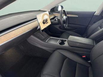 Tesla Model 3 (Dual Motor) Long Range 4WDE (346 ps) - HEATED WHEEL - LEATHER -