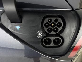 Tesla Model 3 (Dual Motor) Long Range 4WDE (346 ps) - HEATED WHEEL - LEATHER -