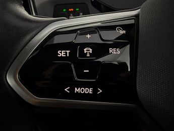 Volkswagen ID.3 Pro 58kWh Life (145 ps) - HEATED SEATS - NAV - COMFORT PACK