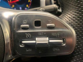 Mercedes-Benz CLA 1.3 CLA180 AMG Line (Premium 2) Coupe 7G-DCT (136 ps) - LED - NA