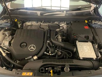 Mercedes-Benz CLA 1.3 CLA180 AMG Line (Premium 2) Coupe 7G-DCT (136 ps) - LED - NA