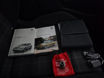 Volkswagen Golf 2.0 TDI GTD DSG (200 ps) - HEATED STEERING - WIFI - BLUETOOTH