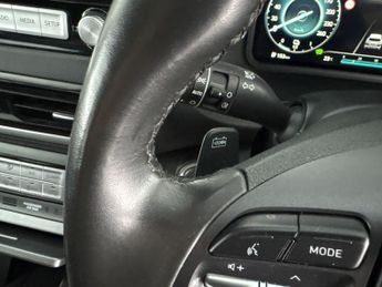 Hyundai Kona 64kWh Premium (10.5kW Charger) (204 ps) - REVERSE CAM - NAV - HE