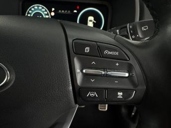 Hyundai Kona 64kWh Premium (10.5kW Charger) (204 ps) - REVERSE CAM - NAV - HE