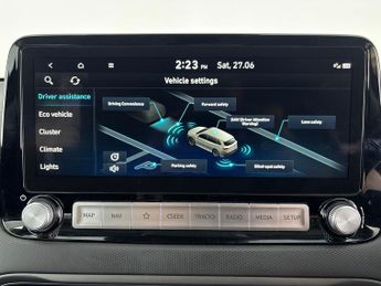 Hyundai Kona 64kWh Premium (10.5kW Charger) (204 ps) - REVERSE CAM - NAV - HE