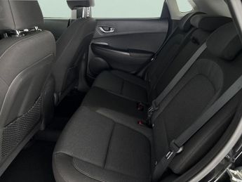 Hyundai Kona 64kWh Premium (10.5kW Charger) (204 ps) - REVERSE CAM - NAV - HE