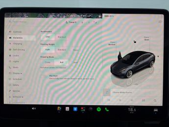 Tesla Model 3 (Dual Motor) Long Range 4WDE (346 ps) - HEATED WHEEL - LEATHER -