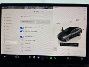 Tesla Model 3 (Dual Motor) Long Range 4WDE (346 ps) - HEATED WHEEL - LEATHER -
