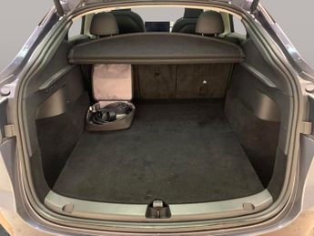 Tesla Model Y SUV RWD (346 ps) - HEATED STEERING - BLIND SPOT ASSIST - WIFI
