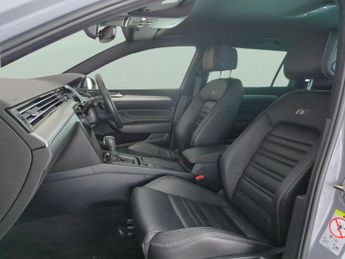 Volkswagen Passat 1.5 TSI EVO R-Line DSG (150 ps) - LED - HEATED LEATHER - WIFI