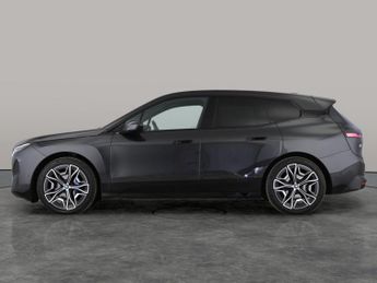 BMW iX 40 76.6kWh M Sport xDrive (326 ps) - HUD - HK AUDIO - DRIVING AS