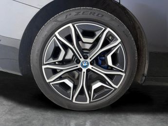 BMW iX 40 76.6kWh M Sport xDrive (326 ps) - HUD - HK AUDIO - DRIVING AS
