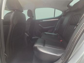 Skoda Superb 2.0 TDI SE Technology DSG (150 ps) - DRIVER MEMORY SEAT - BLUETO