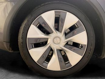 Tesla Model Y SUV RWD (346 ps) - HEATED STEERING - BLIND SPOT ASSIST - WIFI