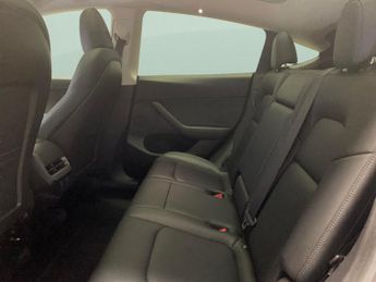 Tesla Model Y SUV RWD (346 ps) - HEATED STEERING - BLIND SPOT ASSIST - WIFI