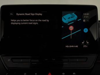 Volkswagen ID.3 Pro 58kWh Life (145 ps) - HEATED SEATS - NAV - HEATED STEERING