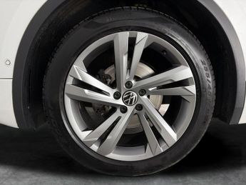 Volkswagen Tiguan 1.5 TSI R-Line Edition DSG (150 ps) - ADAPTIVE CRUISE - PARK ASS