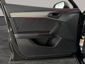 Cupra Formentor 1.5 TSI V2 DSG (150 ps) - KEYLESS ENTRY - PARK ASSIST - LED