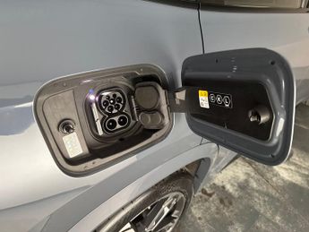 BMW iX1 30 66.5kWh M Sport xDrive (11kW Charger) (313 ps) - NAV