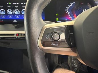 BMW iX 40 76.6kWh M Sport xDrive (326 ps) - HUD - HK AUDIO - DRIVING AS
