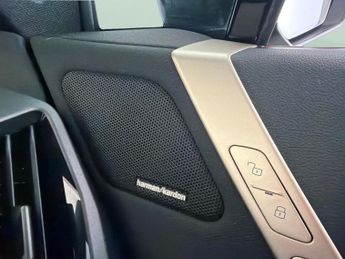 BMW iX 40 76.6kWh M Sport xDrive (326 ps) - HUD - HK AUDIO - DRIVING AS