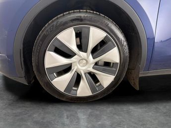 Tesla Model Y (Dual Motor) Long Range 4WDE (384 bhp) - HEATED STEERING - WIFI