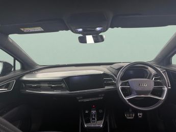 Audi Q4 E-tron 40 S line 82kWh (204 ps) - LANE DEPARTURE  - BLUETOOTH - DRIVING
